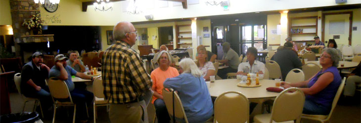 Past WSMGS President Stan Strike addressing the Sublette County Rock Hounds Club